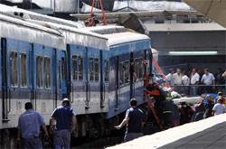 Polmica en Argentina tras el accidente de tren que caus 51 vctimas mortales
