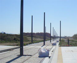 Comienza la instalacin de postes para la catenaria de la lnea 1 de Metro de Mlaga