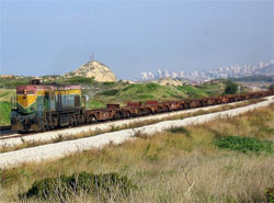 Los Ferrocarriles Israeles comienzan su programa de reformas con la venta de la compaa de mercancas