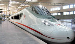 Tren Avril de Talgo: llegan al puerto de L�beck la cabeza tractora y el primer coche