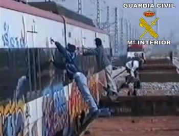 Detenidos veintin grafiteros por 161 agresiones a material ferroviario