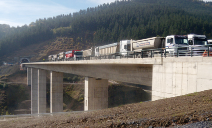 Pruebas de carga en viaductos del ramal VitoriaBilbao de la Y Vasca