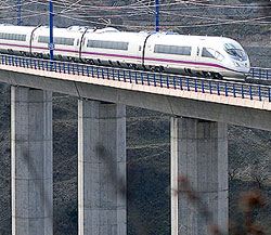 Renfe anuncia descuentos de hasta el 80 por ciento en la compra anticipada de billetes