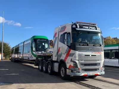 La primera unidad Urbos 100 de CAF sale de Zaragoza para el Metro de Mlaga