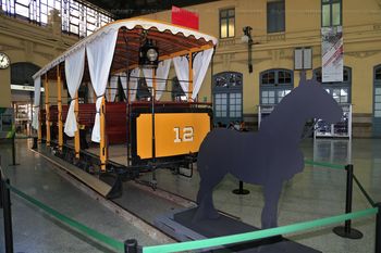Últimos días de la exposición del tranvía de caballos en Valencia