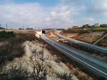 Adjudicada la electrificación de la conexión del Corredor Mediterráneo con la línea de alta velocidad Madrid-Barcelona