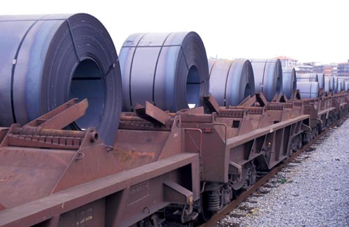 Convenio entre Adif y las empresas siderúrgicas para impulsar el transporte por ferrocarril