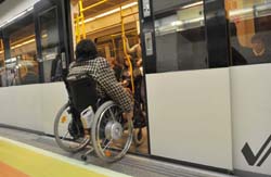 Plataformas de acceso a los trenes para sillas de ruedas en las estaciones de Metrovalencia