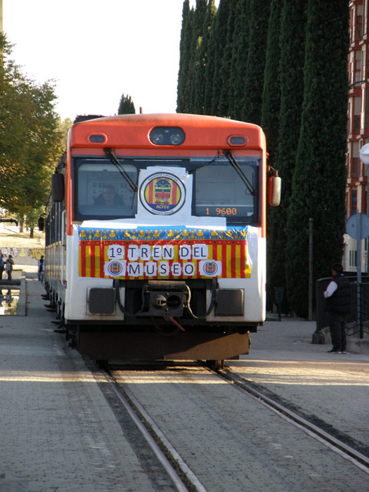 El tren de los aficionados valencianos parte para Valencia tras culminar la jornada festiva en Madrid