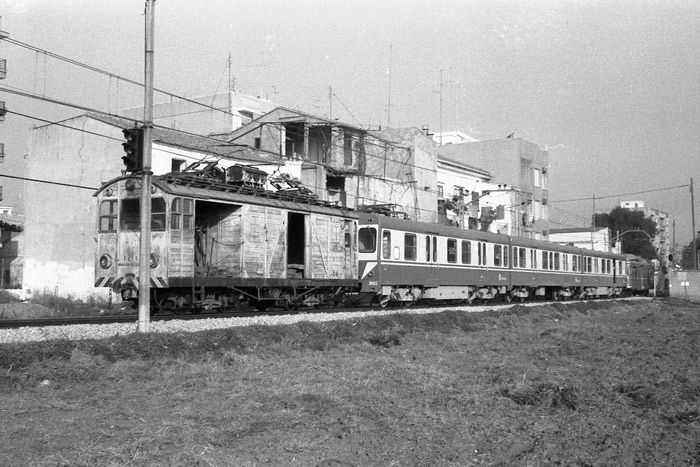 Tren de los Ferrocarriles Suburbanos de M�laga. Fotograf�a de Trevor Rowe. Archivo EuskoTren/Museo Vasco del Ferrocarril.