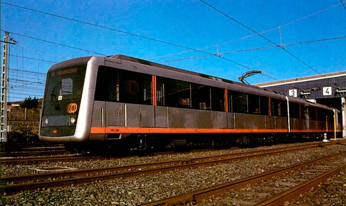 Metro de Bilbao empez a circular en 1995. Imagen de una unidad 500 con composicin de cuatro coches motores, dos de ellos con cabina.