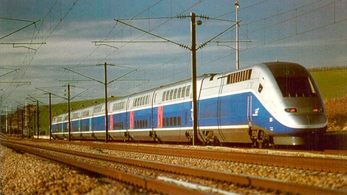 El TGV Dplex entra en servicio en diciembre de 1996, con un 40 por ciento ms de capacidad. 
