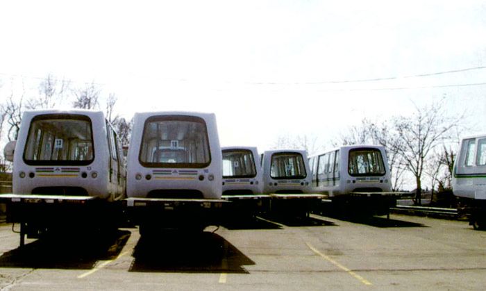 Veh�culos autom�ticos para el aeropuerto madrile�o de Barajas. Los veh�culos llegaron en 2003 desde Pittsburg.