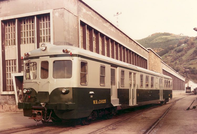 Remolque con cabina con furg�n de la serie 600, construido por CAF en Beasain. Archivo EuskoTren/Museo Vasco del Ferrocarril