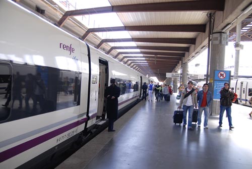 El número de viajeros en trenes de alta velocidad creció un 15,1 por ciento en febrero