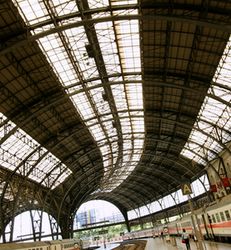 Licitada la rehabilitación integral de la marquesina de la estación Barcelona-Francia