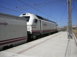 La Variante del Reguerón, en servicio entre Murcia y Alicante para trenes de viajeros y mercancías en ancho ibérico