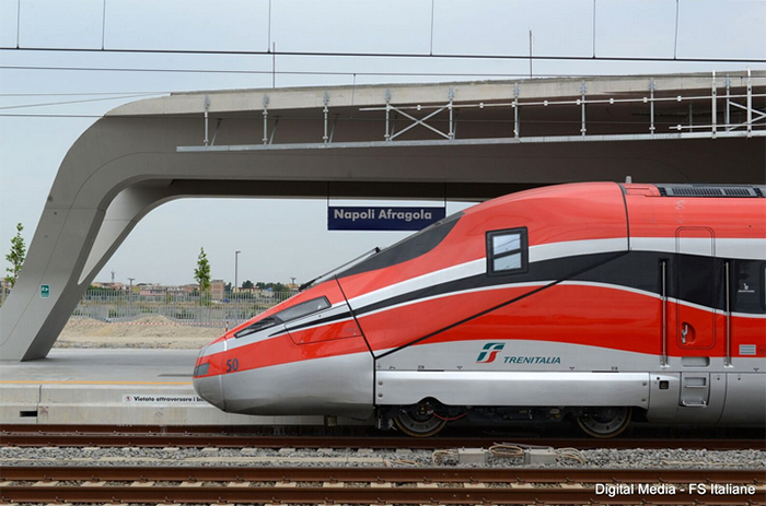 Los Ferrocarriles Italianos inauguran la estación Nápoles ...