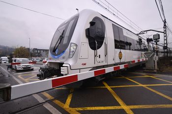 Tecnología de visión artificial para mejorar la seguridad de los pasos a nivel en la red de ETS