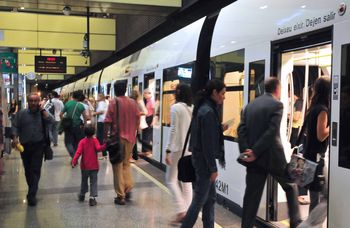Metrovalencia transportó más de 1,7 millones de viajeros durante el servicio ininterrumpido de Fallas