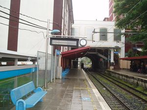 Un nuevo ascensor en la estación de Irún Colón del Topo permitirá eliminar el paso a nivel entre andenes