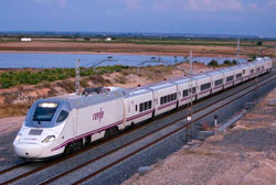 El servicio Alaris Madrid-Valencia cuenta ya con trenes de la serie 130