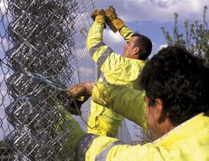 Adif instalará 450 kilómetros de vallado de protección contra la entrada de conejos en las vías