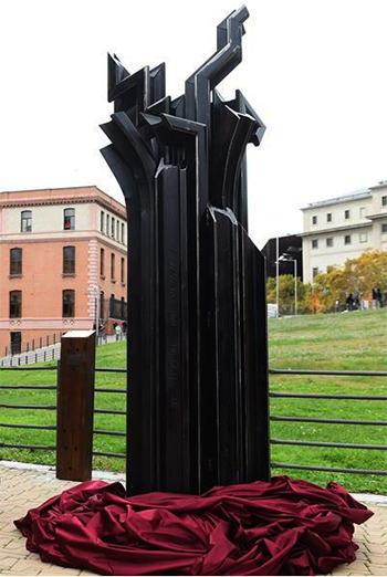 Los consejos de administración de Renfe y Adif restauran la memoria de los ferroviarios represaliados