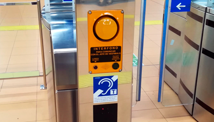 Metro de Madrid implanta un sistema de comunicacin para usuarios con discapacidad auditiva