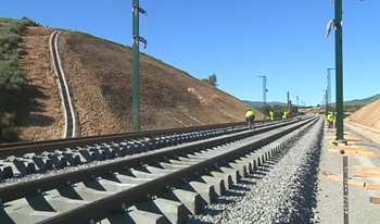 Licitado el suministro de aparatos de vía para la renovación del tramo Orense-Monforte-Lugo