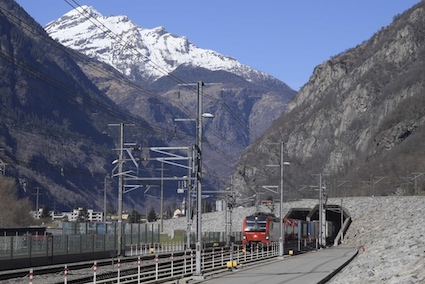 Los Ferrocarriles Suizos celebran el paso del tren número 100.000 por el túnel de San Gotardo