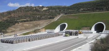 Comienza el montaje de vía en el tramo Pedralba-Campobecerros, de la línea de alta velocidad Madrid-Galicia