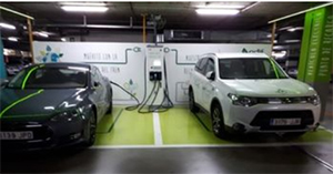 En servicio un sistema de recarga r�pida de veh�culos el�ctricos en la Ferrolinera de la estaci�n de Santander