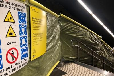 Metro de Barcelona renueva sus escaleras mec�nicas