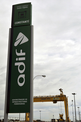 Adif licita la gesti�n de servicios y la comercializaci�n en la terminal de mercanc�as de Constant�