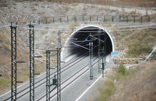 Adjudicada la gestión integral de instalaciones de seguridad en los túneles de las líneas de alta velocidad Madrid-León y Venta de Baños-Burgos