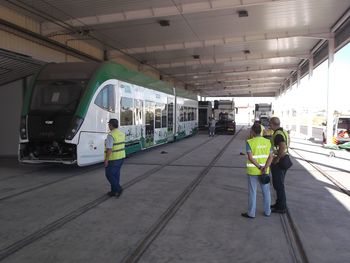 Veintisiete ofertas para optar a los servicios de mantenimiento y limpieza del tranv�a de la Bah�a de C�diz