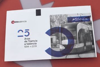 Metrovalencia emite una tarjeta de transporte conmemorativa de los veinticinco a�os del tranv�a en la ciudad
