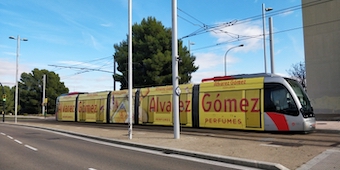 Prueba piloto del Tranva de Zaragoza para incorporar publicidad en los trenes