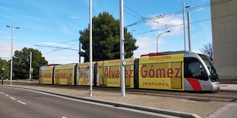 Prueba piloto del Tranv�a de Zaragoza para incorporar publicidad en los trenes