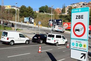 TMB se adapta progresivamente a la zona de bajas emisiones 