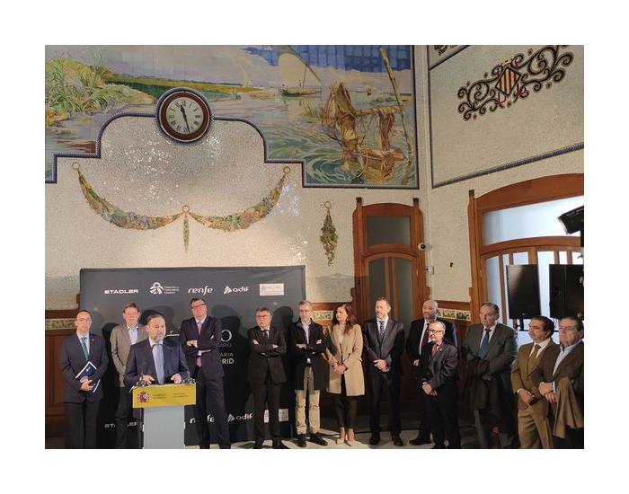 Inaugurada en Valencia Nord la exposici�n conmemorativa de los 160 a�os de la conexi�n Valencia - Madrid