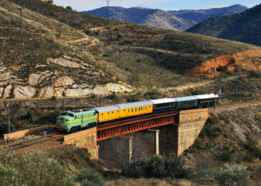 Acuerdos de colaboraci�n entre Alsa y las Asociaciones de Amigos del Ferrocarril de Madrid y de Zaragoza