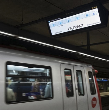 Tres estaciones de Metro de Barcelona muestran ya el nivel de ocupacin de los trenes