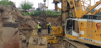 Avanza la reconstrucci�n del puente sobre el r�o Tordera, en la l�nea Barcelona-Matar�-Ma�anet