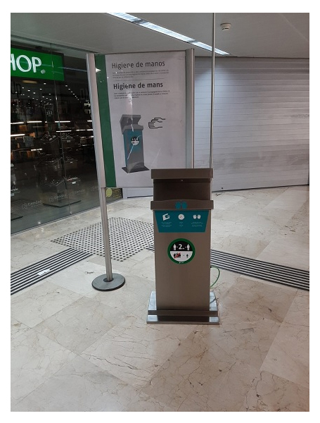 La estaci�n de Barcelona-Sants ya cuenta con dispensadores autom�ticos de hidrogel desinfectante