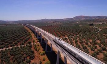 El AVE a Granada cumple un a�o, con 634.000 viajeros transportados