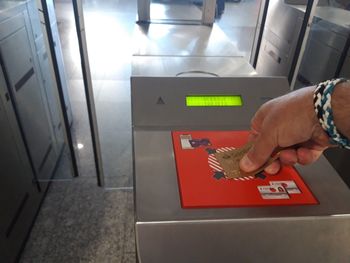 Implantado un sistema pionero de acceso y pago directo con tarjeta bancaria, en los tornos de Cercan�as en M�laga