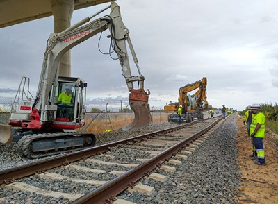 Este fin de semana culminar� la instalaci�n de los desv�os del tramo M�rida-Badajoz