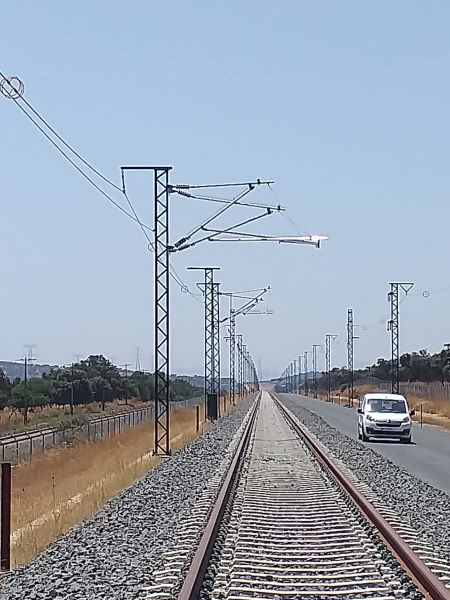 Licitada la asistencia tcnica de la electrificacin del tramo Bifurcacin Peas Blancas- Mrida- Badajoz- Frontera